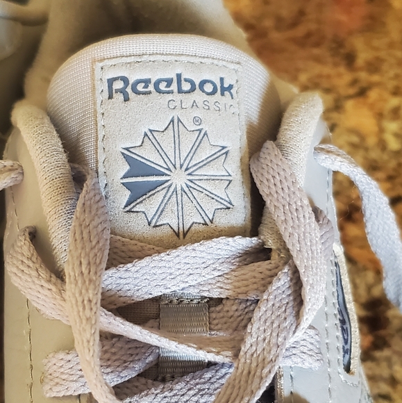 Classic Reebok Sneakers - Picture 6 of 8